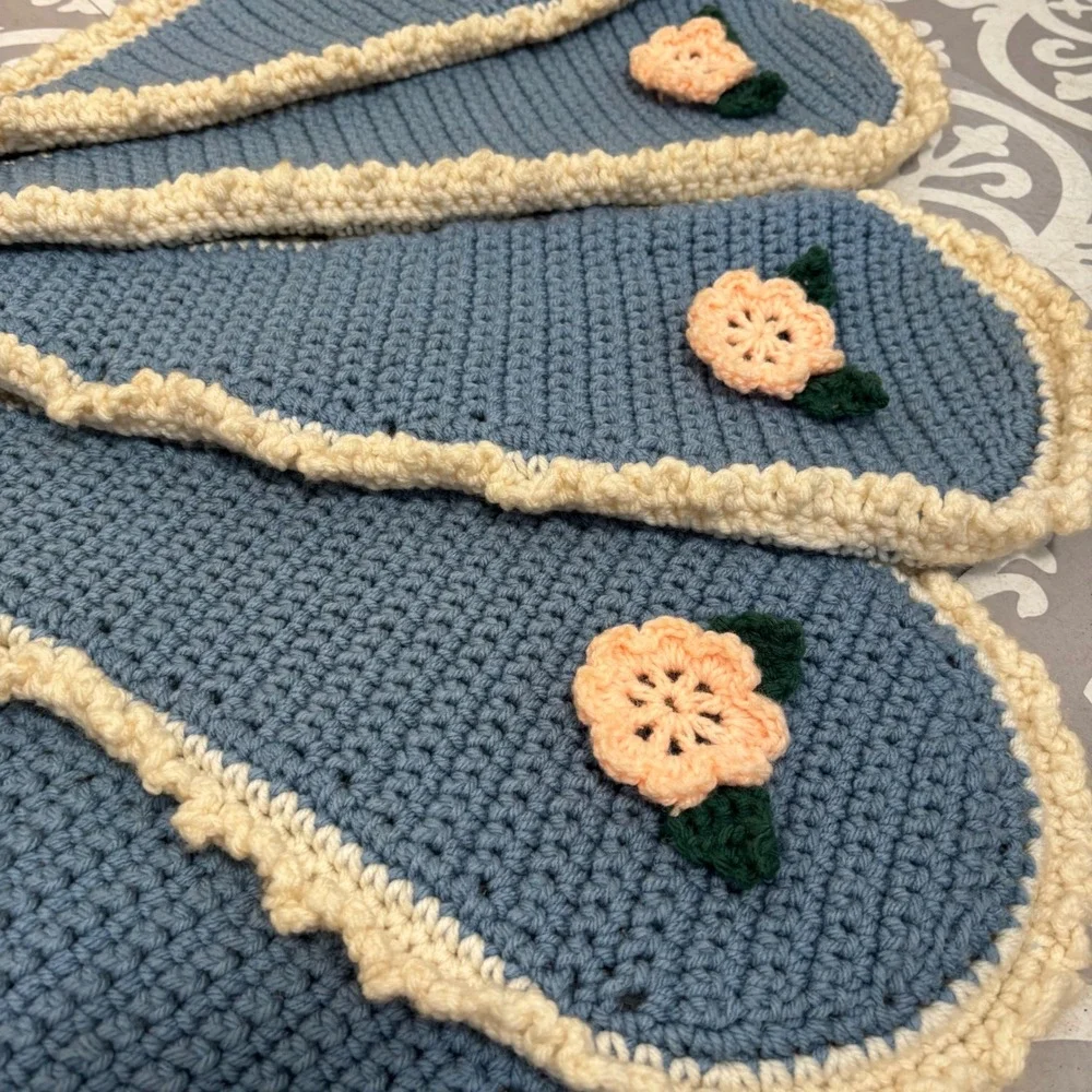 Handmade Crochet Peacock Tail Feather Wall Hanging Decor Blue‎ Cream Floral